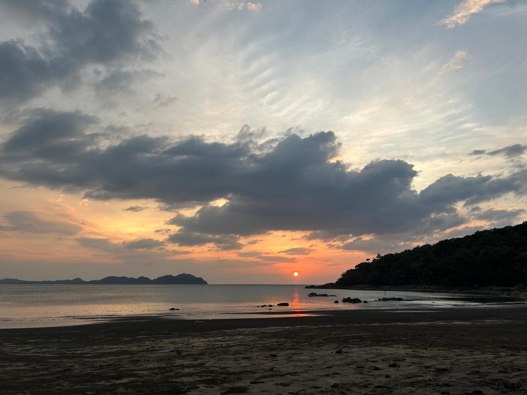 Eternal Forest Beach Bar&Bungalow Koh Chang Ranong Exterior foto